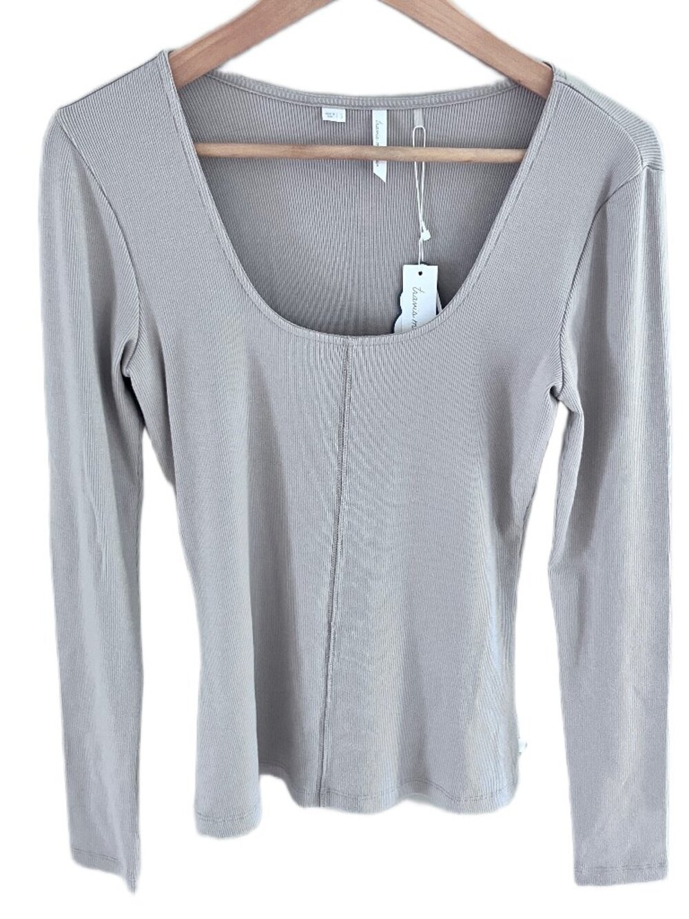 TravisMathew Women's Long Sleeve Sun Season Top Size S Color Atmosphere (Beige)